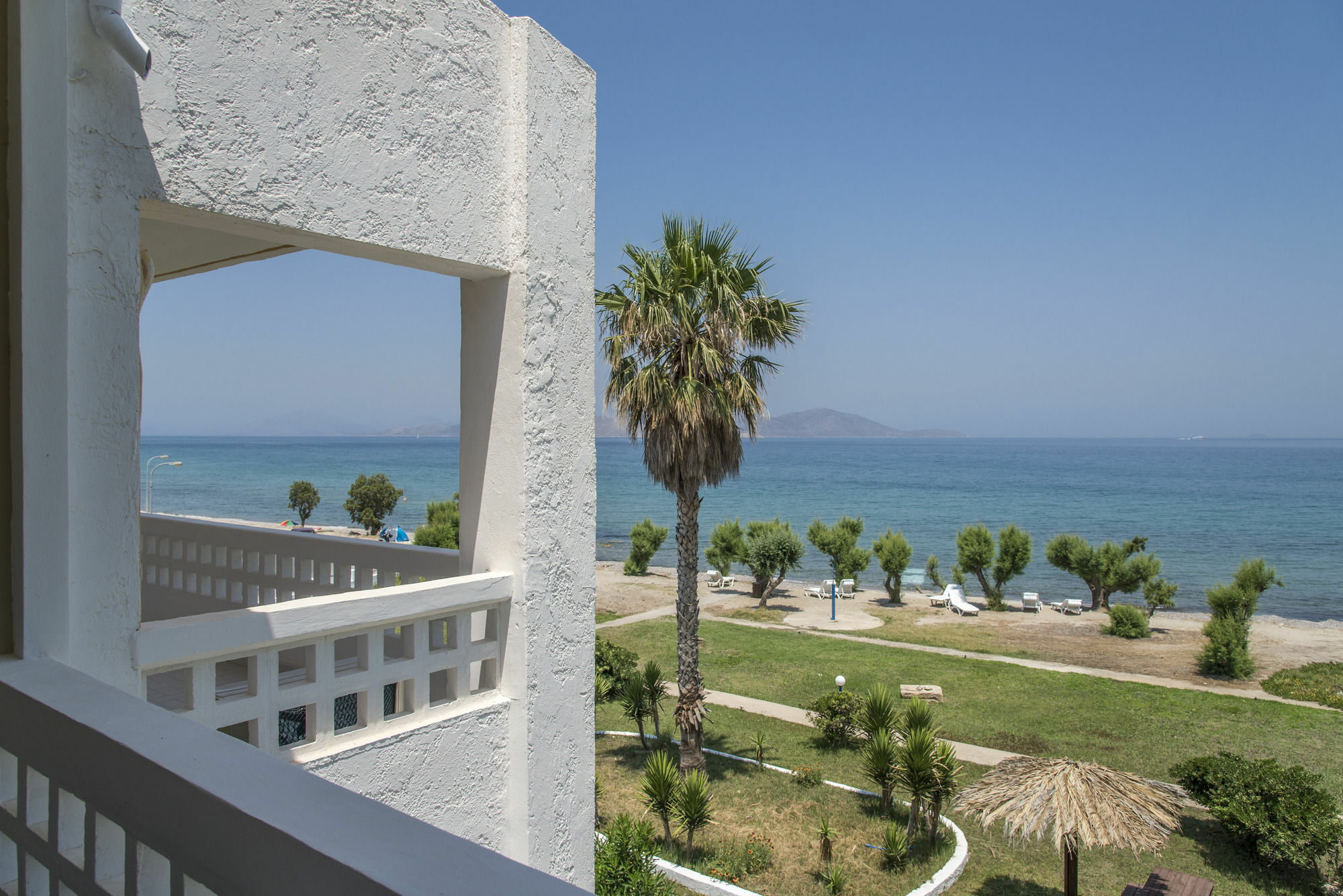 Byron Apartments Тігакі Екстер'єр фото